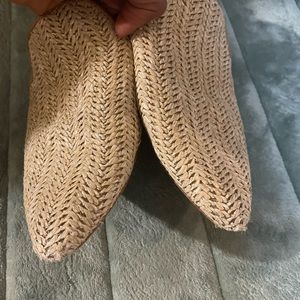 Dolce vita straw woven flats with small heel size 8.5